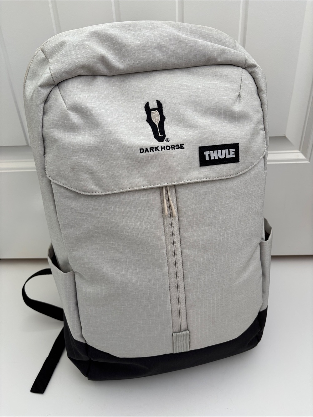 Thule Travel Laptop Lightweight Commuter Backpack Gray Black Mens Paded Carry On